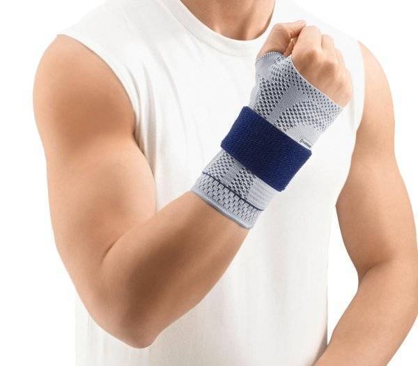 BAUERFEIND ManuTrain® titan Handgelenkbandage im rehashop BAUERFEIND ManuTrain® titan Handgelenkbandage im rehashop
