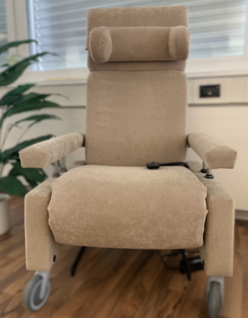 SCHMEZER Fauteuil de soins releveur Askendo Plus, 2 moteurs